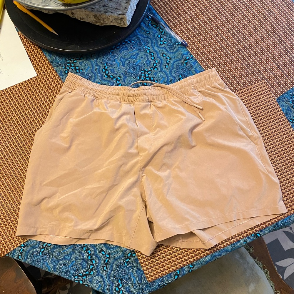 Lululemon pace breaker shorts 5 in. inseam XL